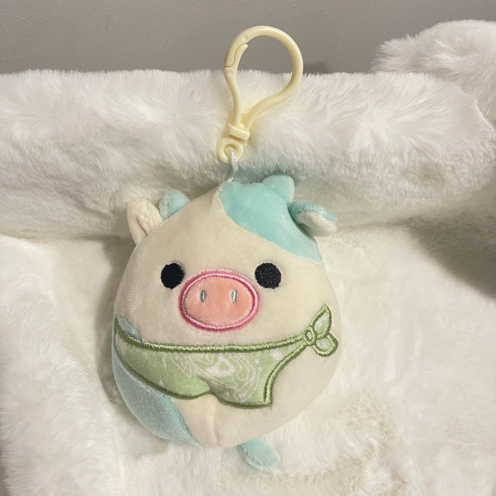 Squishmallows Belana the Cow Clip 3.5”